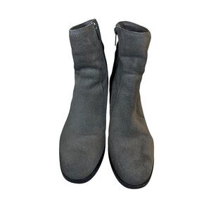Frye Gray Suede Ankle Women's Boots Size 8M With Zipper Closure . Size 8M